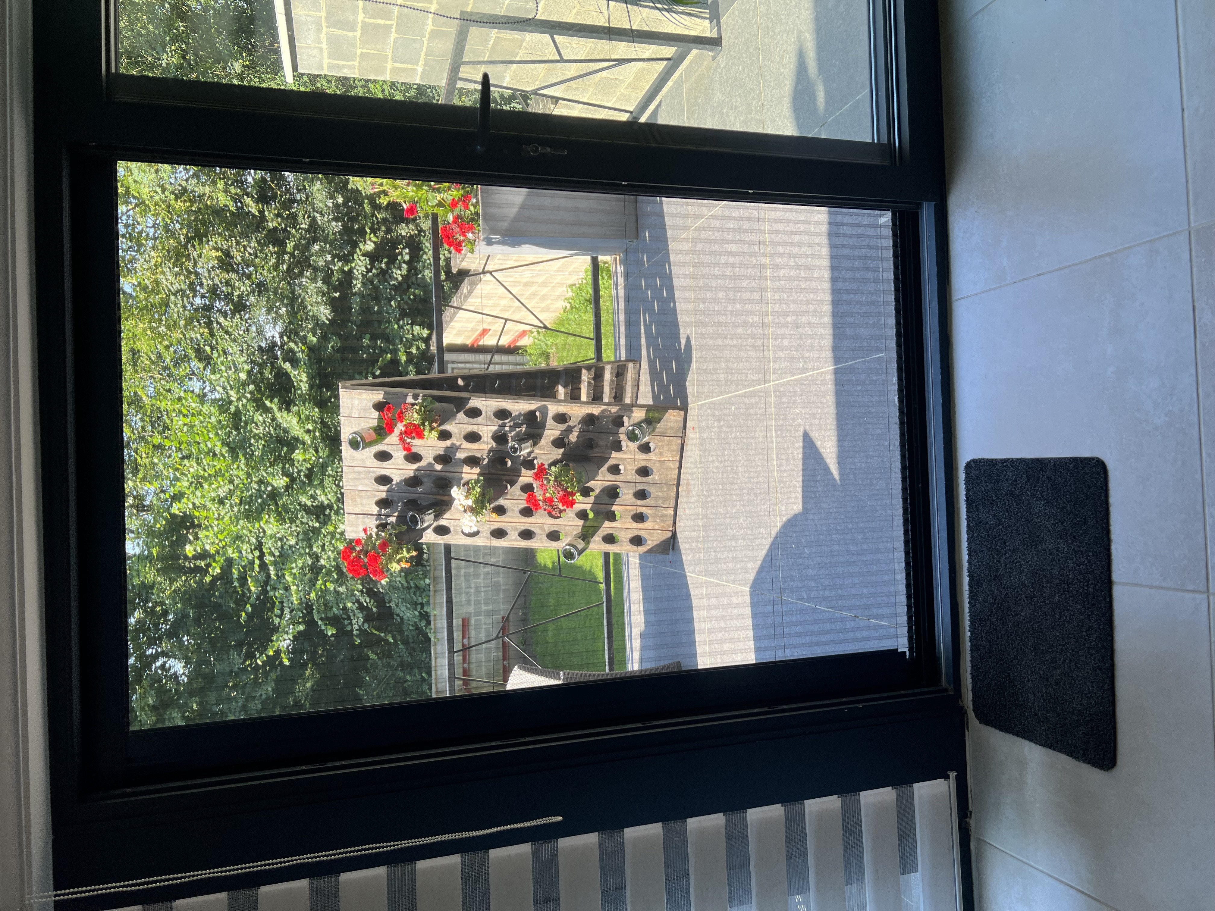 Moustiquaire porte-fenêtre jardin
